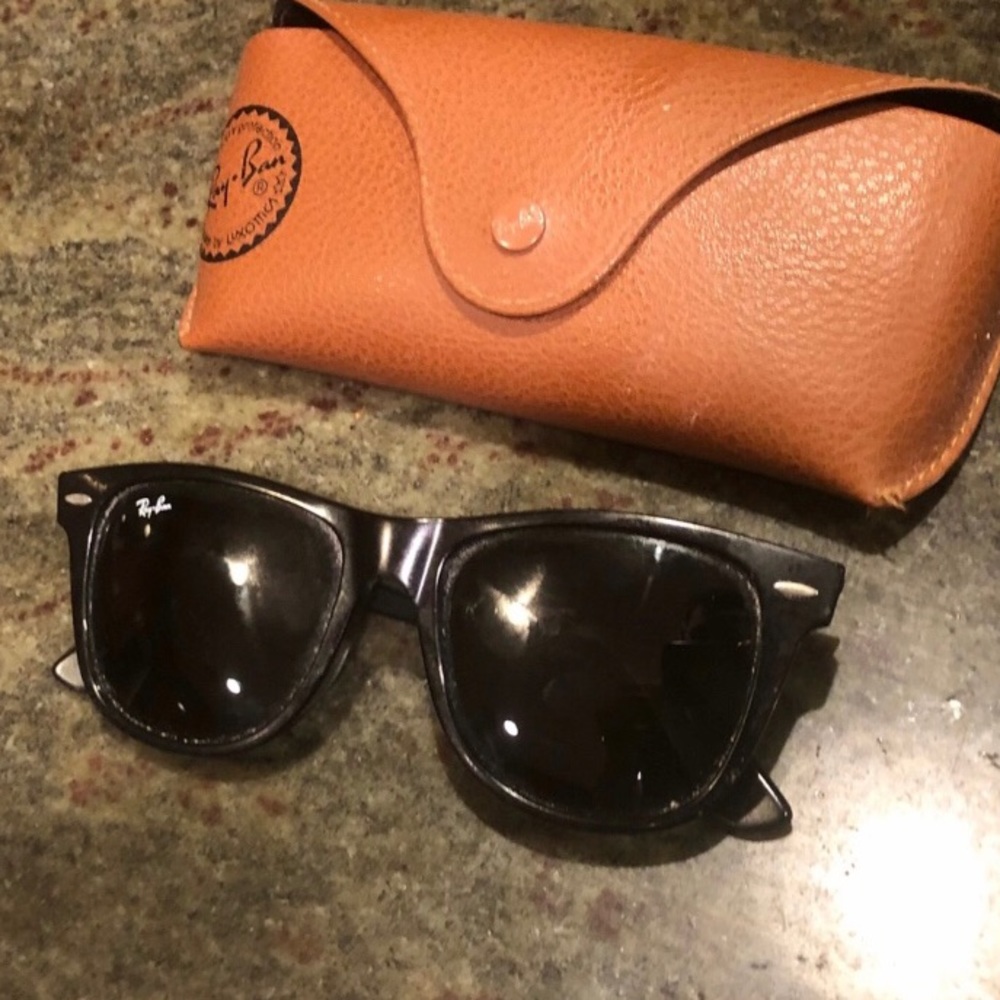 RAY-BAN